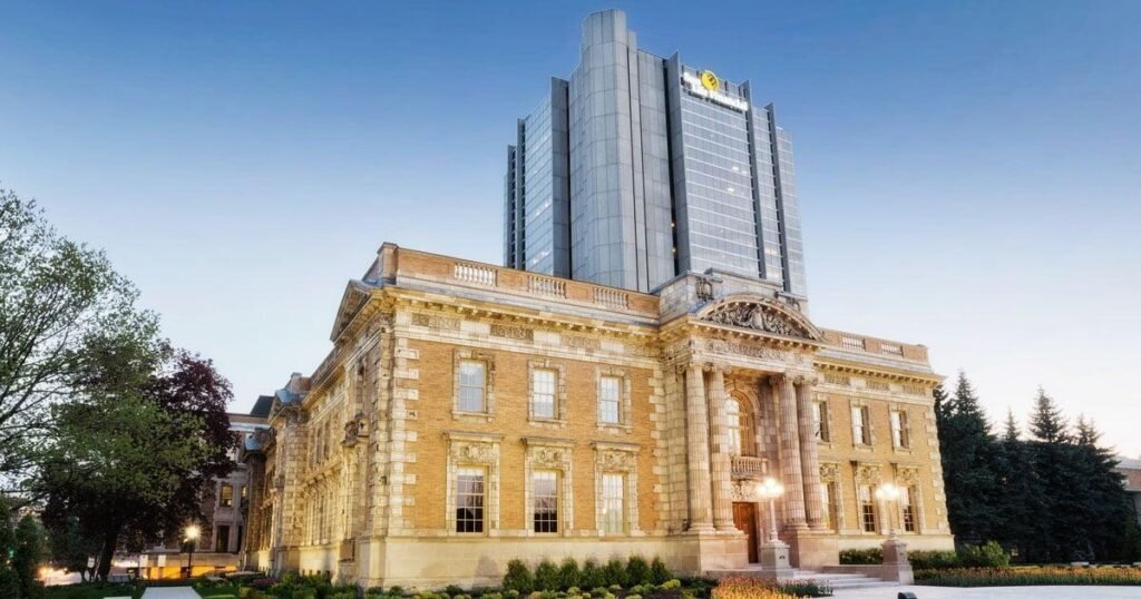 Édifice Sun Life à Montréal - Siège social et partenaire de Soumission Assurance Opus